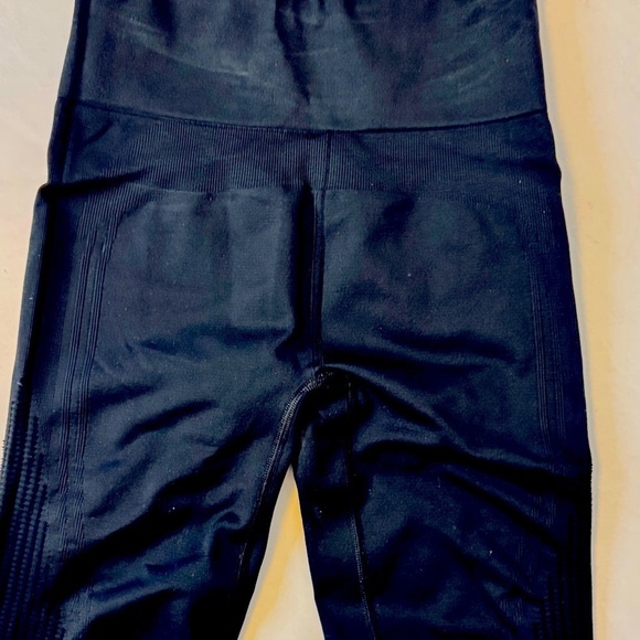 ATHLETA Cropped Ruched Leggings - Picture 4 of 5